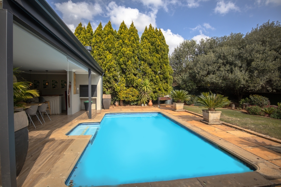 3 Bedroom Property for Sale in The Coves North West